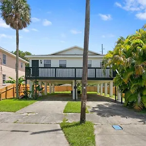 Boho Inspired In The Heart Of Bay! Holiday home Tampa