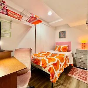 Private Tiny On The 1st Floor With Shared Bathroom Near Airport And Downtown Seattte Homestay